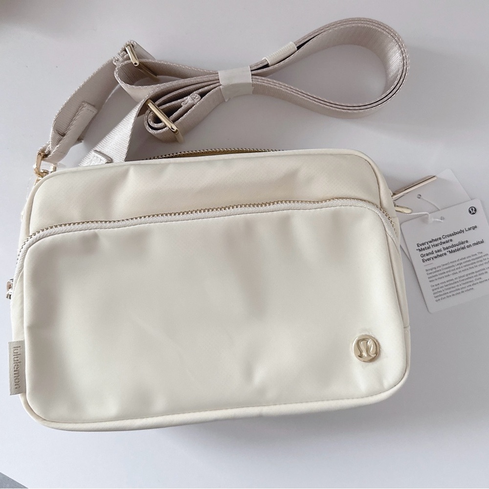 Lululemon Everywhere Crossbody Large Metal Hardware 3L
